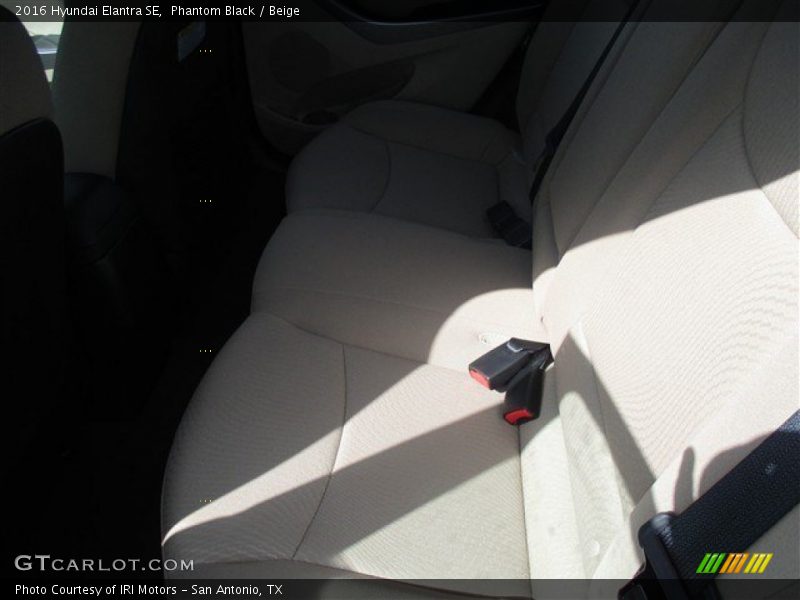 Phantom Black / Beige 2016 Hyundai Elantra SE
