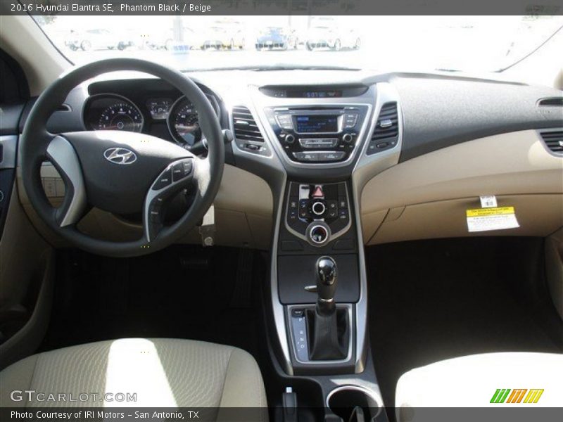 Phantom Black / Beige 2016 Hyundai Elantra SE