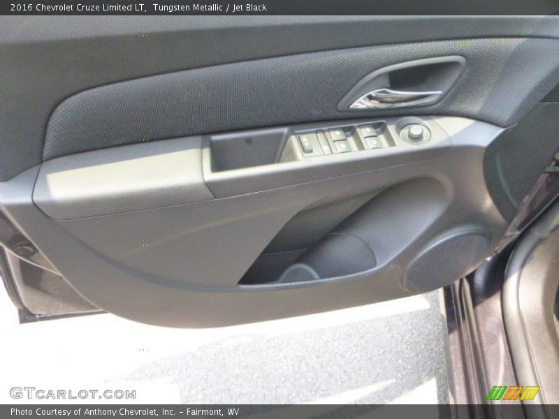 Tungsten Metallic / Jet Black 2016 Chevrolet Cruze Limited LT