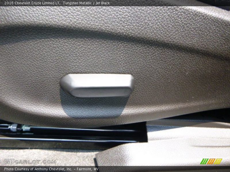 Tungsten Metallic / Jet Black 2016 Chevrolet Cruze Limited LT