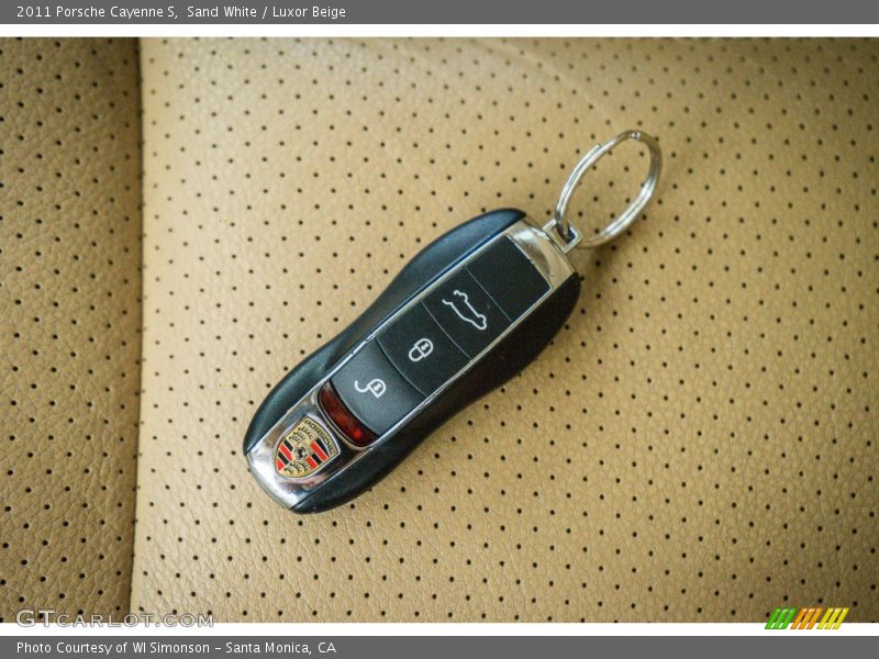 Keys of 2011 Cayenne S