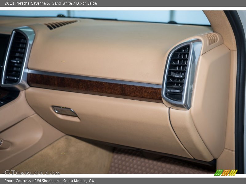 Sand White / Luxor Beige 2011 Porsche Cayenne S