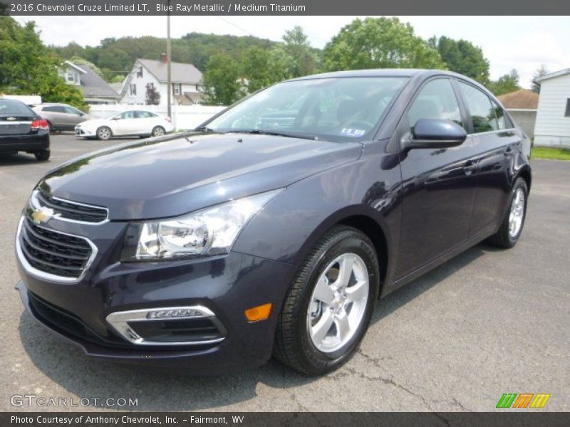 Front 3/4 View of 2016 Cruze Limited LT
