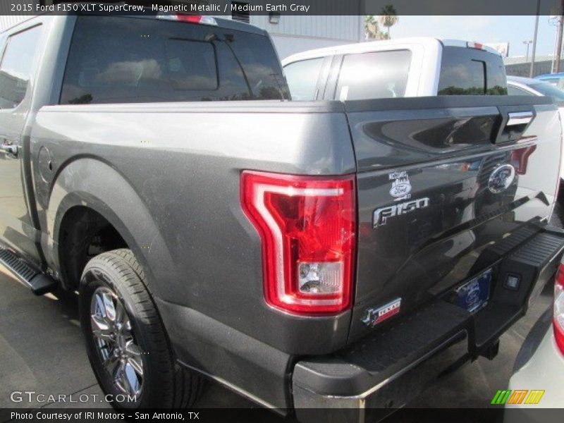 Magnetic Metallic / Medium Earth Gray 2015 Ford F150 XLT SuperCrew