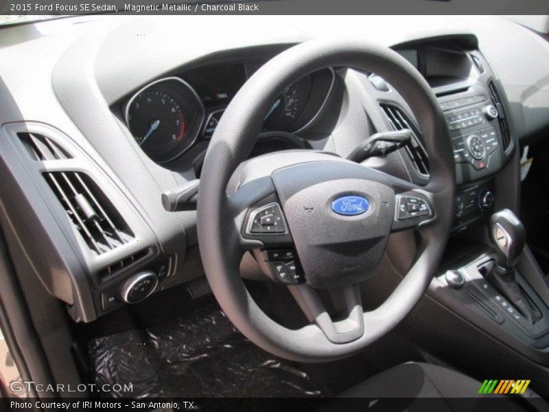 Magnetic Metallic / Charcoal Black 2015 Ford Focus SE Sedan