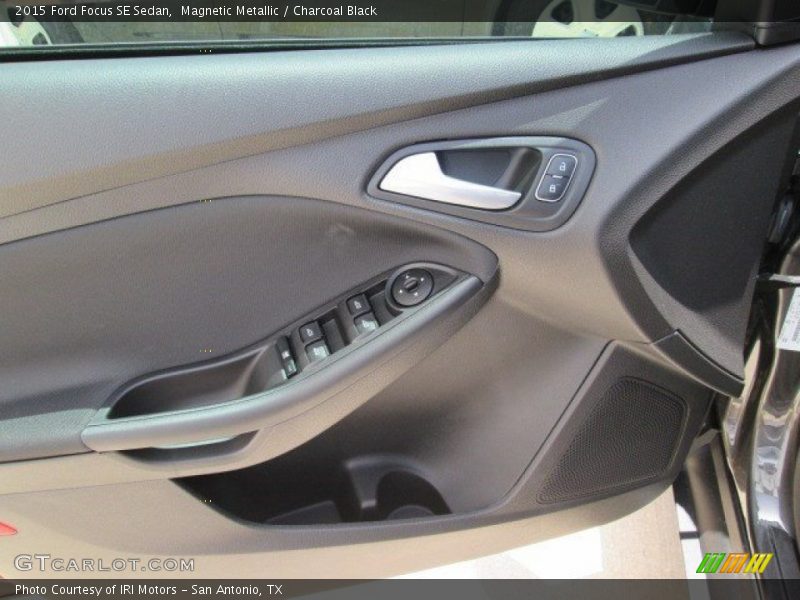 Magnetic Metallic / Charcoal Black 2015 Ford Focus SE Sedan