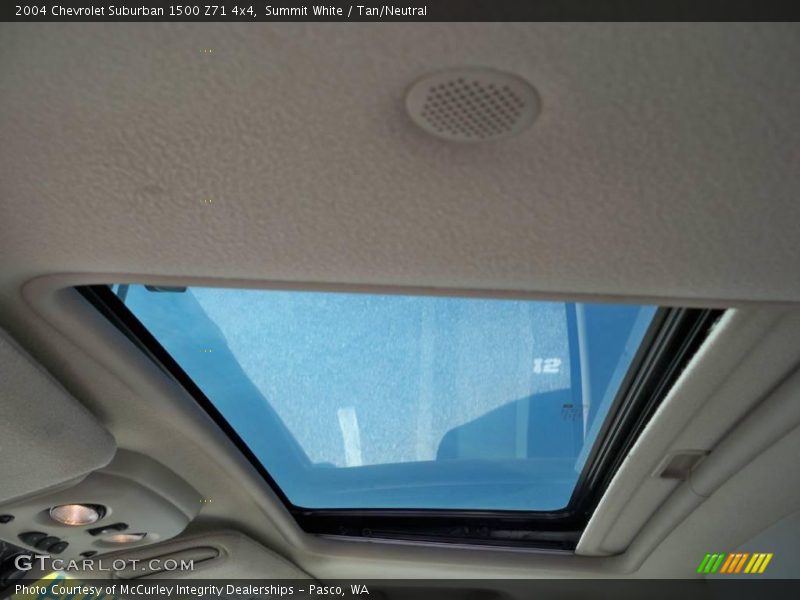 Summit White / Tan/Neutral 2004 Chevrolet Suburban 1500 Z71 4x4