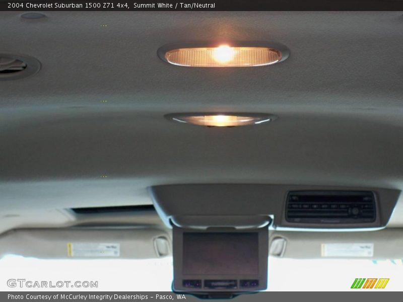 Summit White / Tan/Neutral 2004 Chevrolet Suburban 1500 Z71 4x4