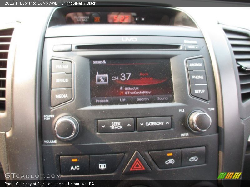 Bright Silver / Black 2013 Kia Sorento LX V6 AWD