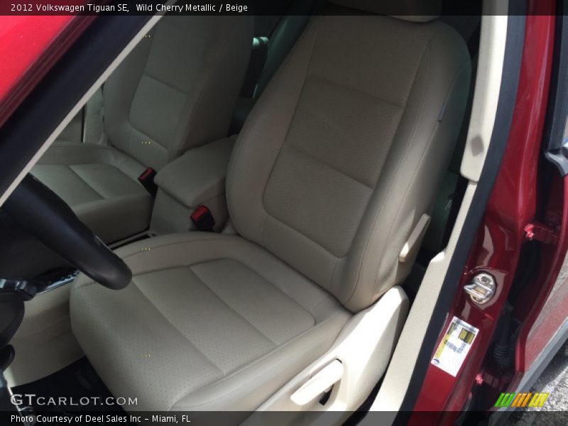 Wild Cherry Metallic / Beige 2012 Volkswagen Tiguan SE