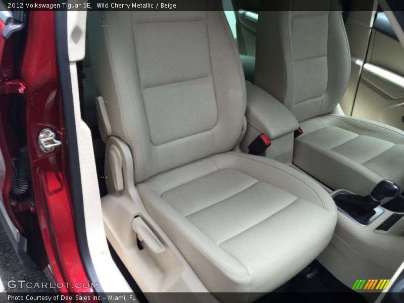Wild Cherry Metallic / Beige 2012 Volkswagen Tiguan SE