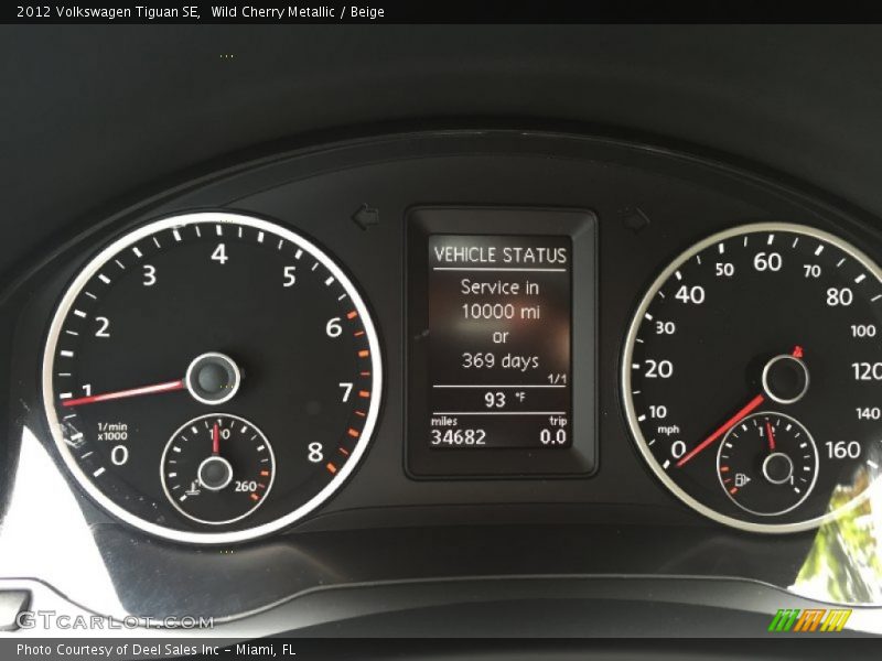Wild Cherry Metallic / Beige 2012 Volkswagen Tiguan SE