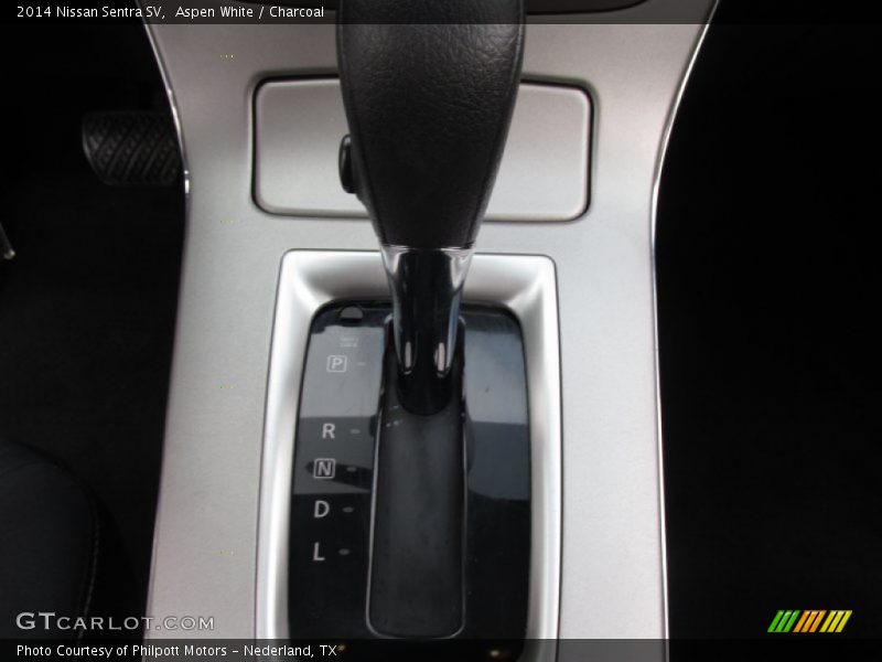 Aspen White / Charcoal 2014 Nissan Sentra SV