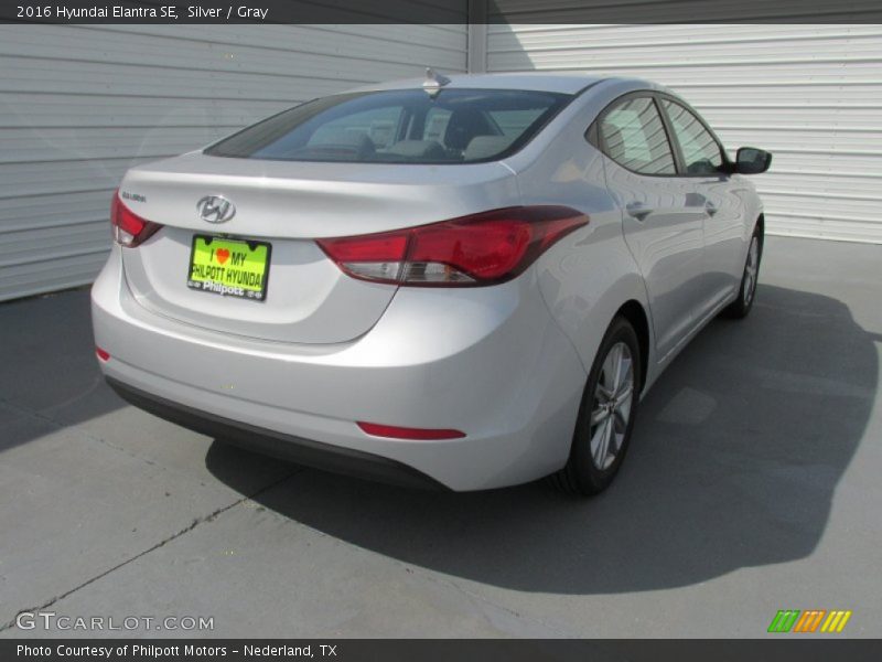 Silver / Gray 2016 Hyundai Elantra SE