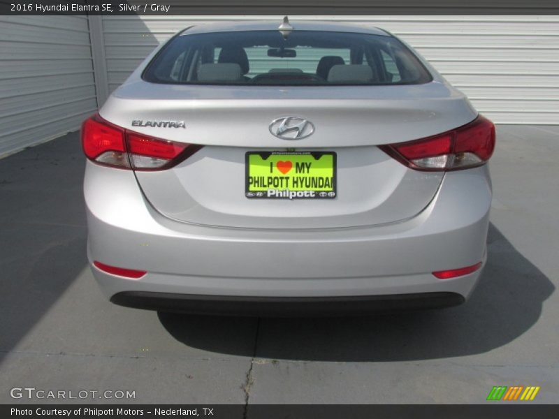 Silver / Gray 2016 Hyundai Elantra SE