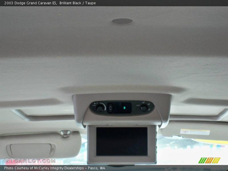 Brilliant Black / Taupe 2003 Dodge Grand Caravan ES