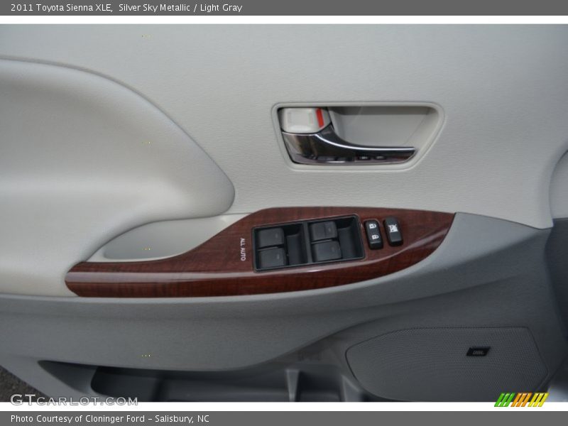 Silver Sky Metallic / Light Gray 2011 Toyota Sienna XLE