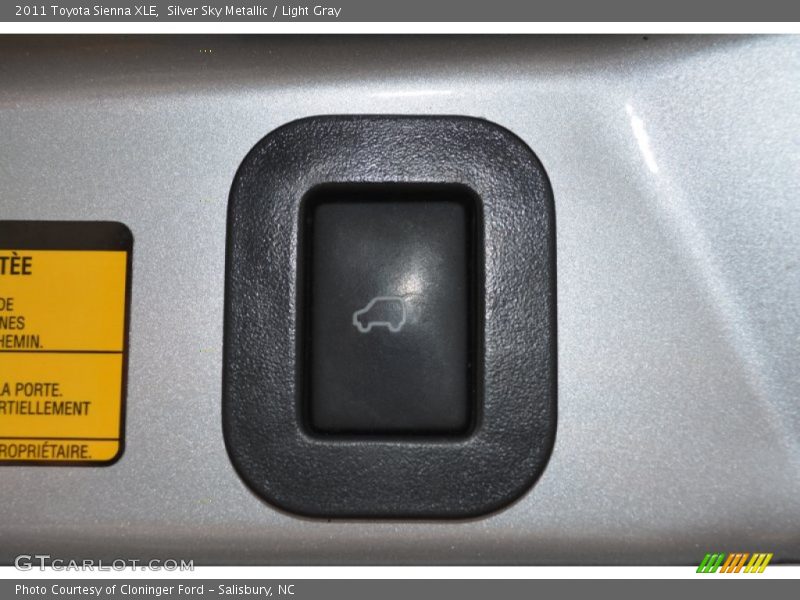 Silver Sky Metallic / Light Gray 2011 Toyota Sienna XLE