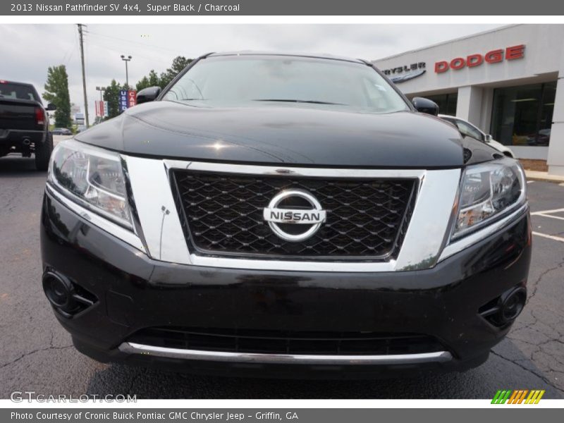 Super Black / Charcoal 2013 Nissan Pathfinder SV 4x4
