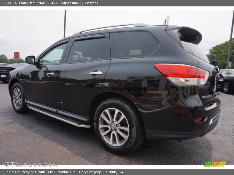 Super Black / Charcoal 2013 Nissan Pathfinder SV 4x4