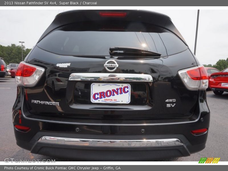 Super Black / Charcoal 2013 Nissan Pathfinder SV 4x4