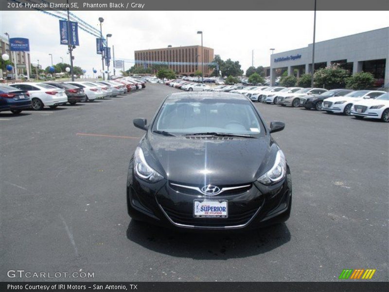 Phantom Black / Gray 2016 Hyundai Elantra SE