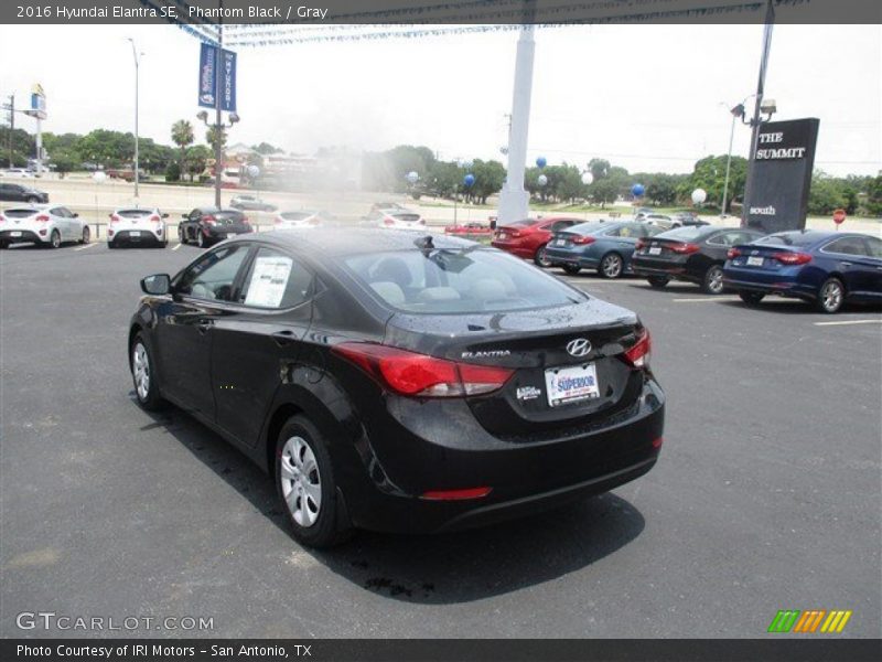 Phantom Black / Gray 2016 Hyundai Elantra SE