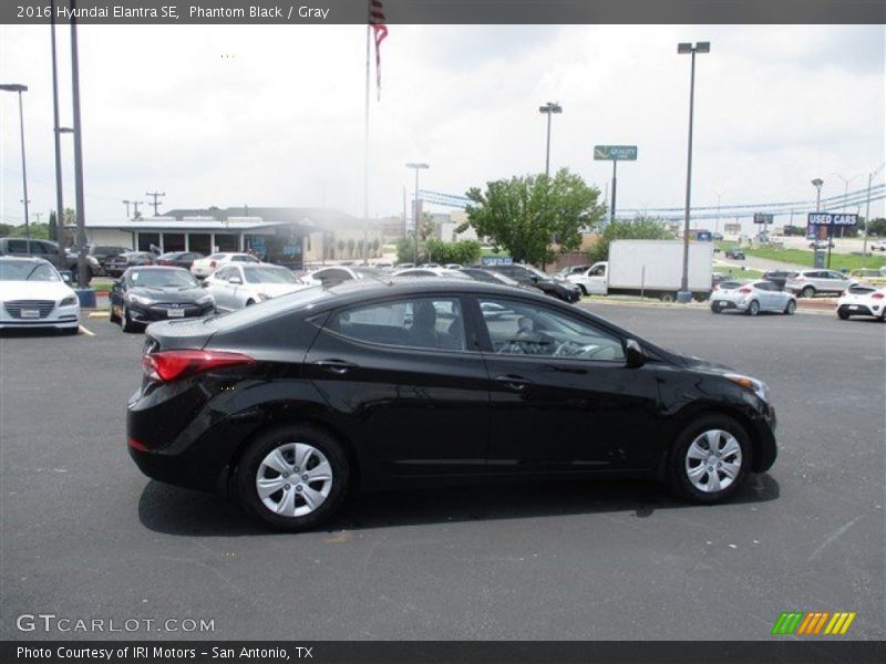 Phantom Black / Gray 2016 Hyundai Elantra SE