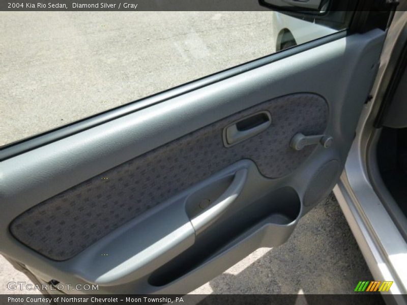 Diamond Silver / Gray 2004 Kia Rio Sedan