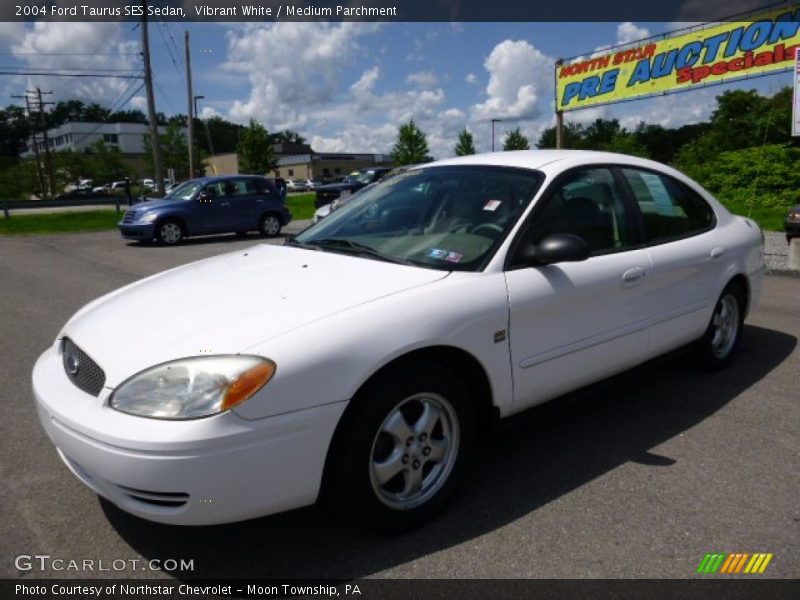 Vibrant White / Medium Parchment 2004 Ford Taurus SES Sedan