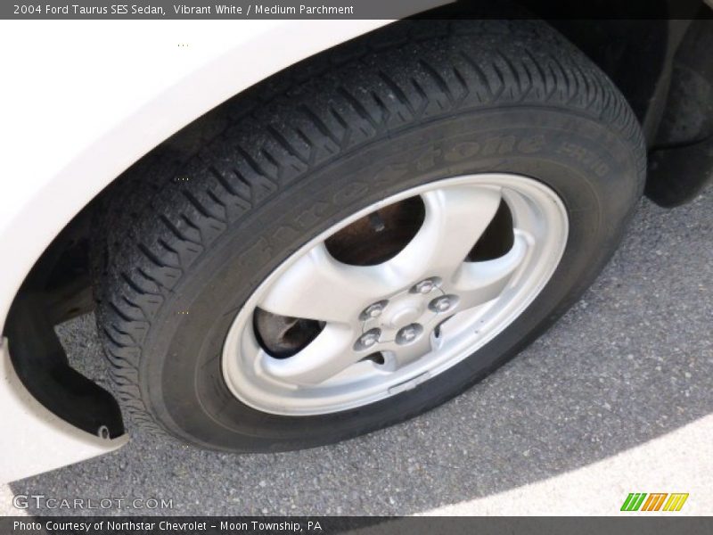 Vibrant White / Medium Parchment 2004 Ford Taurus SES Sedan