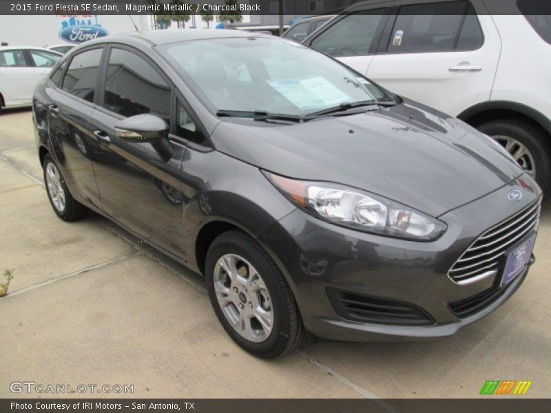 Magnetic Metallic / Charcoal Black 2015 Ford Fiesta SE Sedan