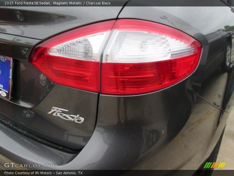Magnetic Metallic / Charcoal Black 2015 Ford Fiesta SE Sedan
