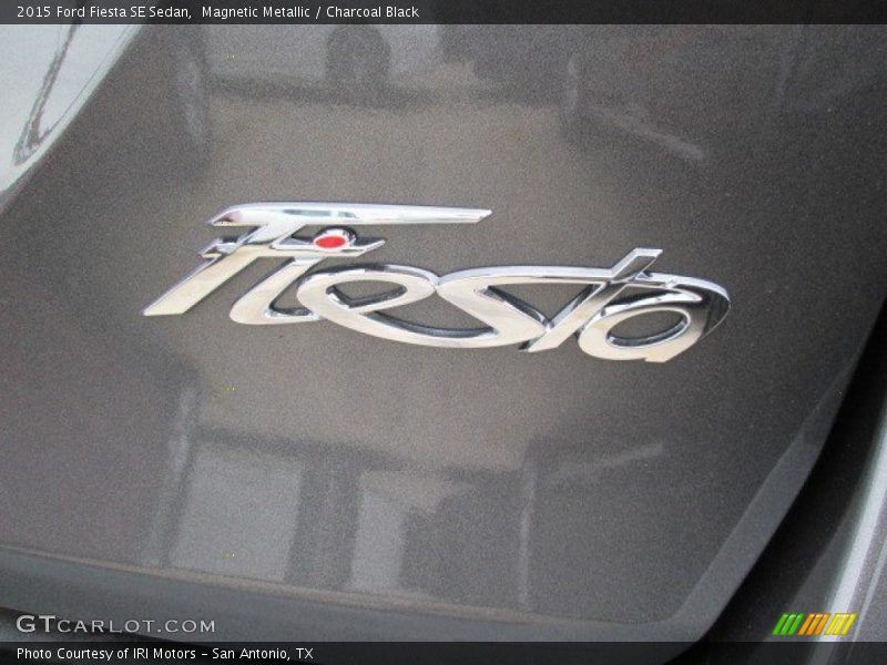 Magnetic Metallic / Charcoal Black 2015 Ford Fiesta SE Sedan