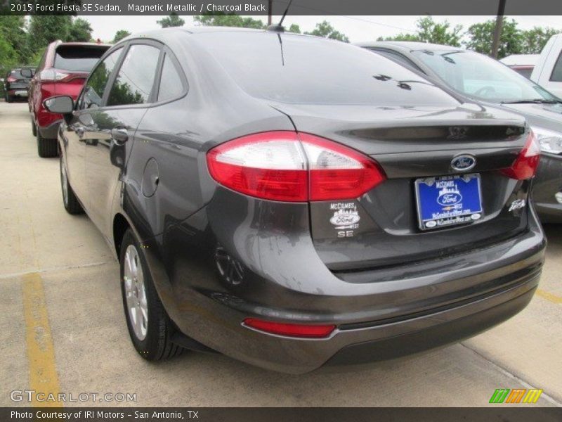 Magnetic Metallic / Charcoal Black 2015 Ford Fiesta SE Sedan