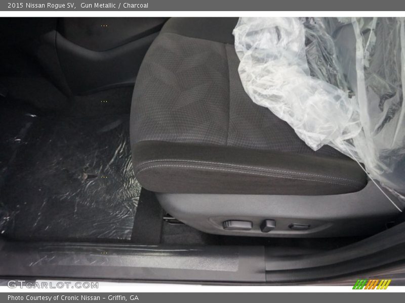Gun Metallic / Charcoal 2015 Nissan Rogue SV