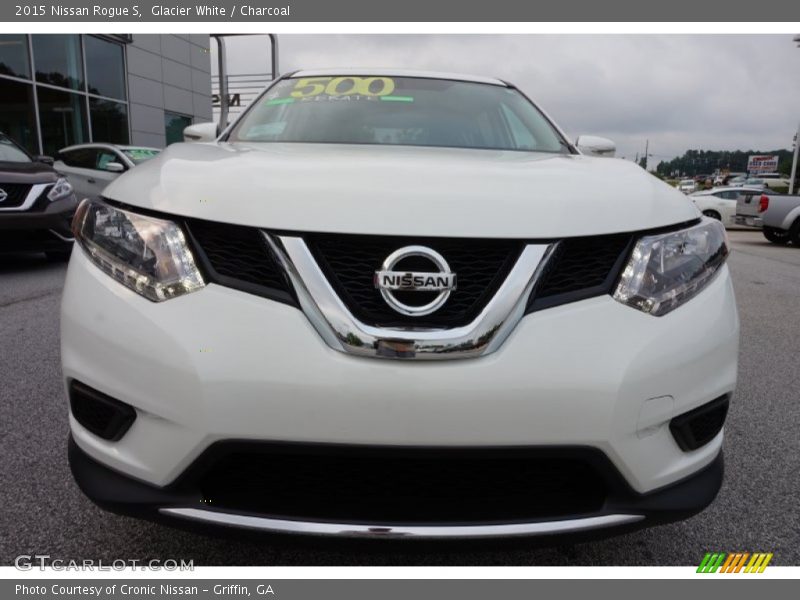 Glacier White / Charcoal 2015 Nissan Rogue S