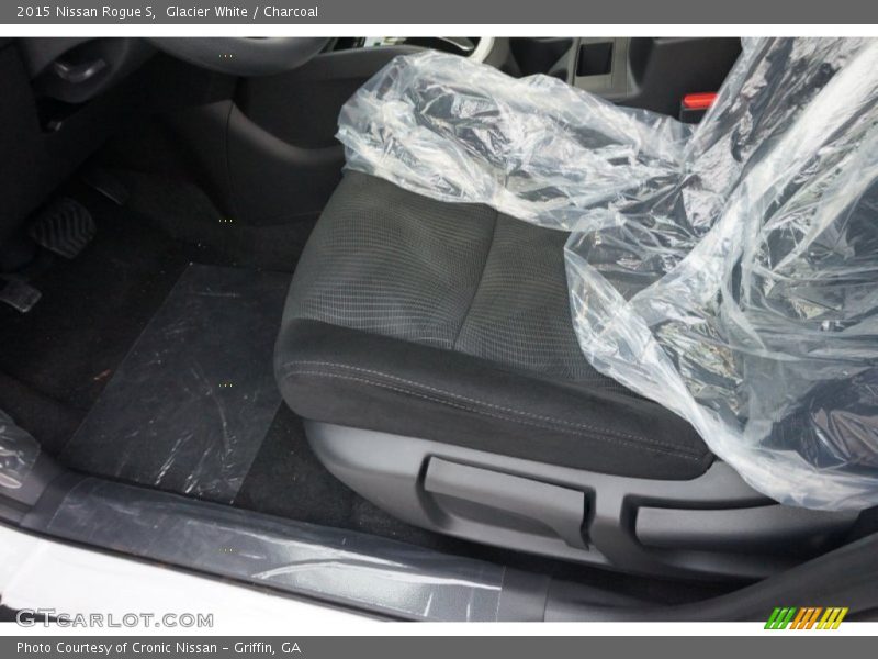 Glacier White / Charcoal 2015 Nissan Rogue S