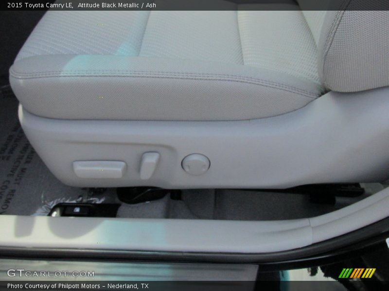 Attitude Black Metallic / Ash 2015 Toyota Camry LE