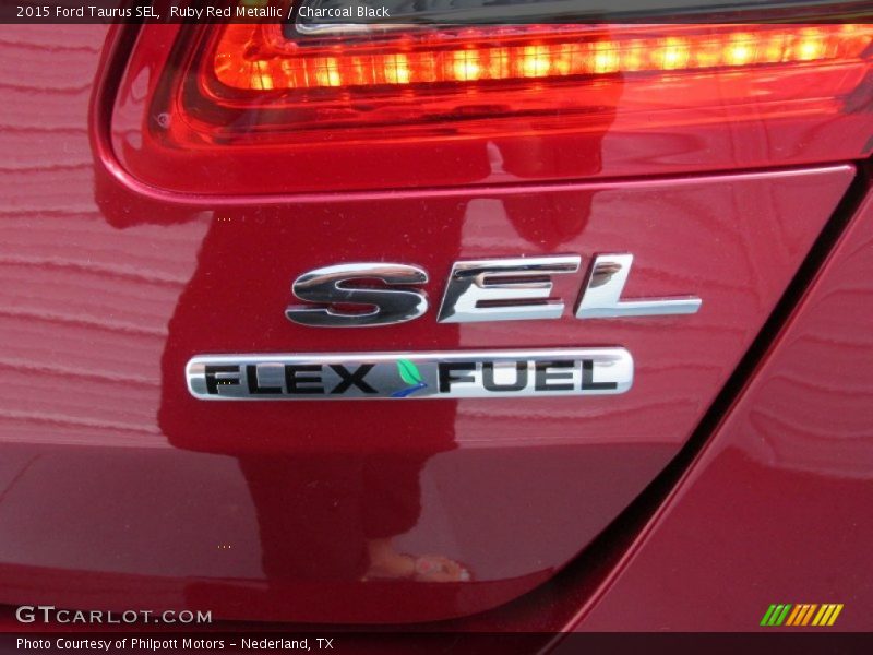  2015 Taurus SEL Logo