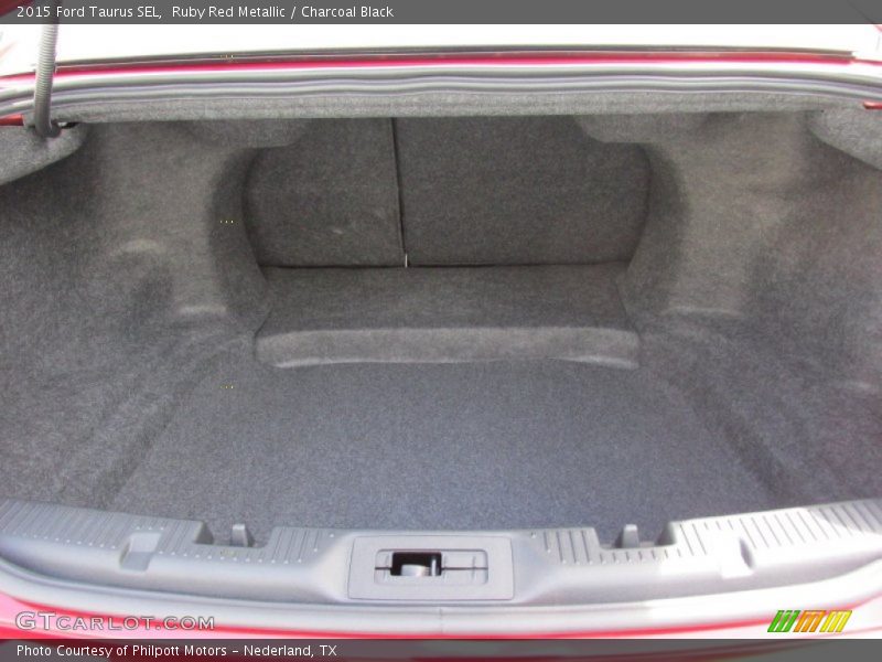  2015 Taurus SEL Trunk