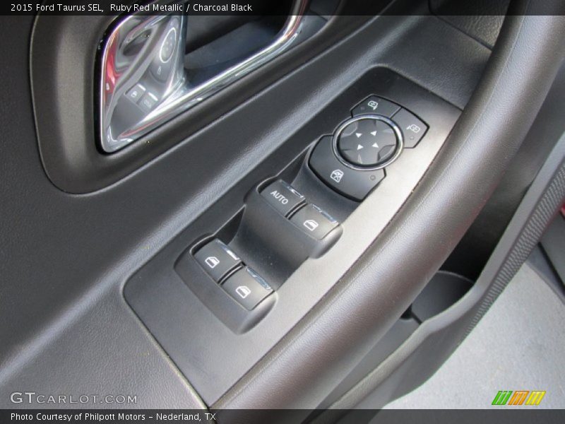 Controls of 2015 Taurus SEL