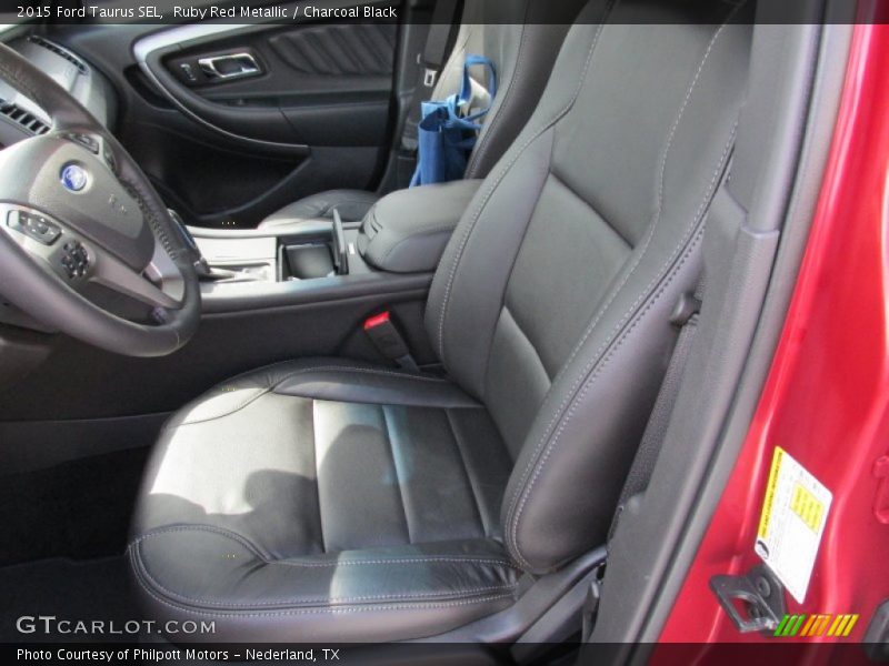 Front Seat of 2015 Taurus SEL