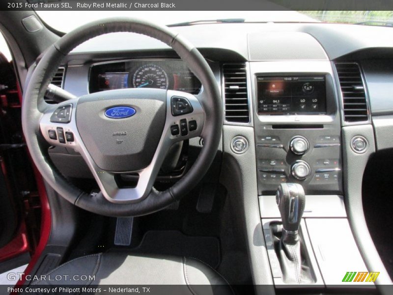 Dashboard of 2015 Taurus SEL