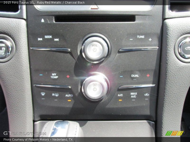 Controls of 2015 Taurus SEL