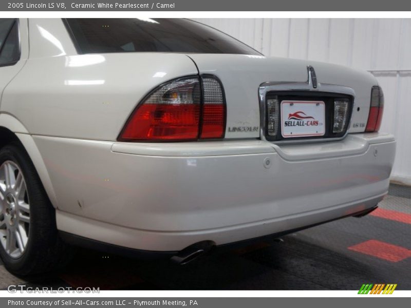 Ceramic White Pearlescent / Camel 2005 Lincoln LS V8