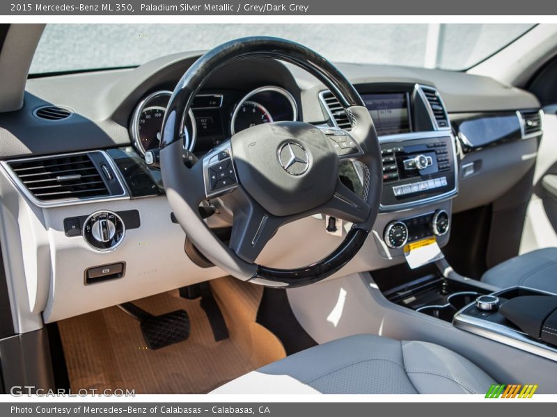 Paladium Silver Metallic / Grey/Dark Grey 2015 Mercedes-Benz ML 350