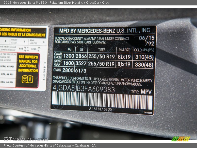Paladium Silver Metallic / Grey/Dark Grey 2015 Mercedes-Benz ML 350