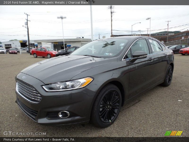 Front 3/4 View of 2016 Fusion SE AWD
