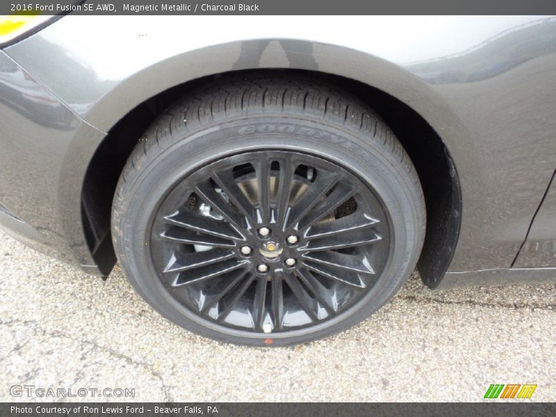  2016 Fusion SE AWD Wheel